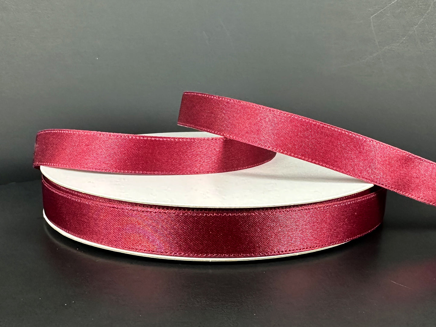 921003-13 | 5/8" | STIFF SUPER SATIN | DEEP RED | 100YDS