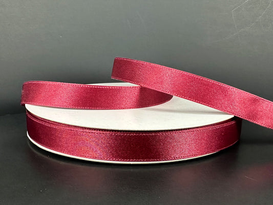 921003-13 | 5/8" | STIFF SUPER SATIN | DEEP RED | 100YDS